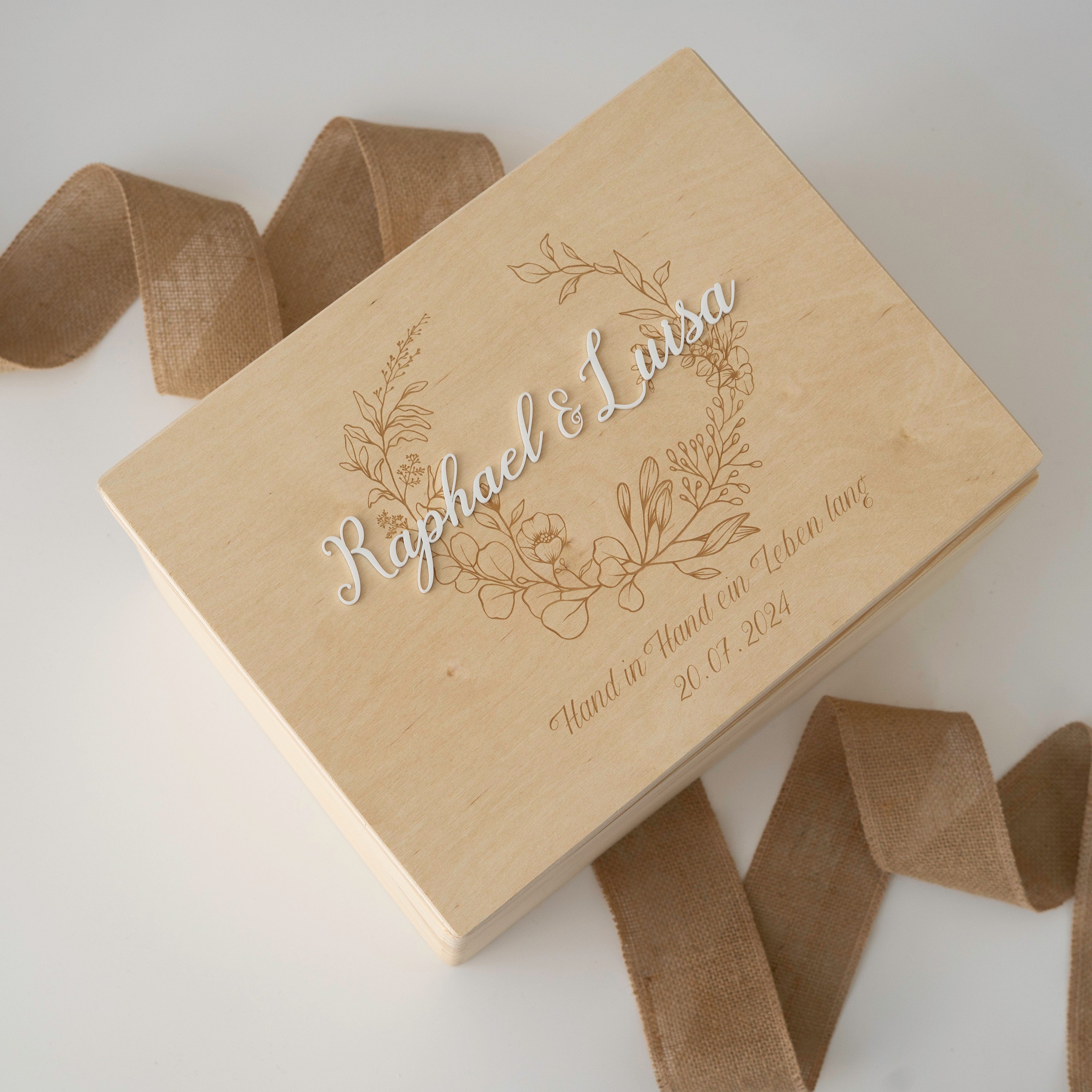 Erinnerungskiste Hochzeit Personalisiert - Hochzeitsgeschenk | Erinnerungskiste Holzkiste personalisiert Blumenkranz | Andenken Brautpaar