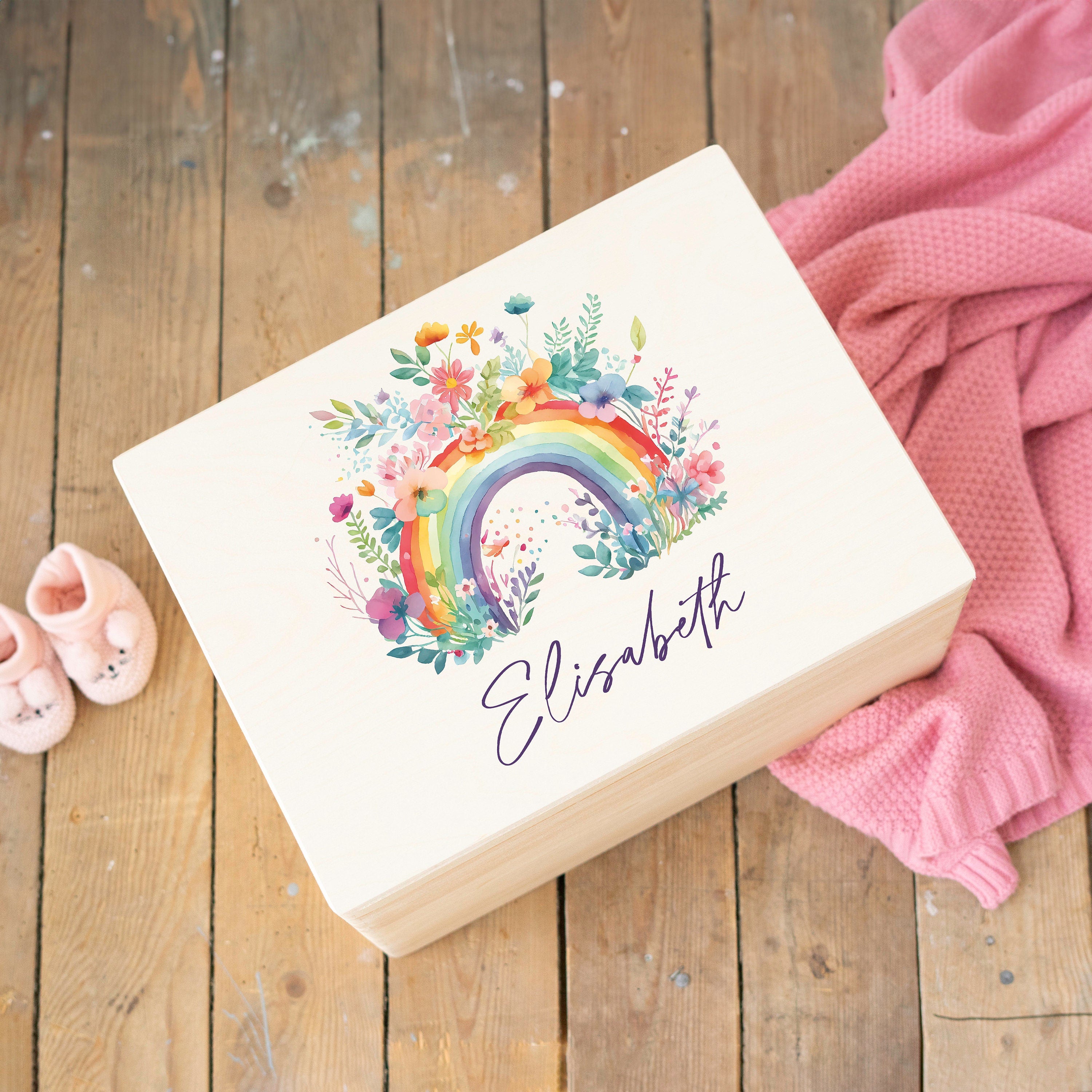 Personalisierte Erinnerungskiste mit Regenbogen - Taufgeschenk Geburtsgeschenk Weihnachtsgeschenk für Kinder Holzkiste Baby Geschenk