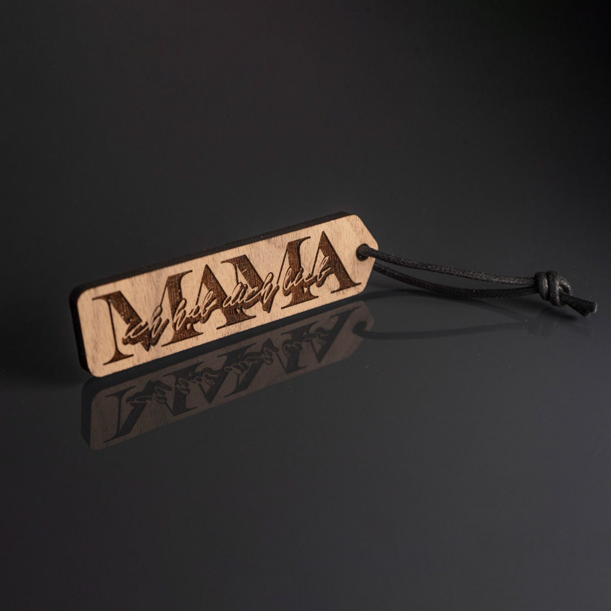 Schlüsselanhänger "Mama ich hab dich lieb" aus Holz