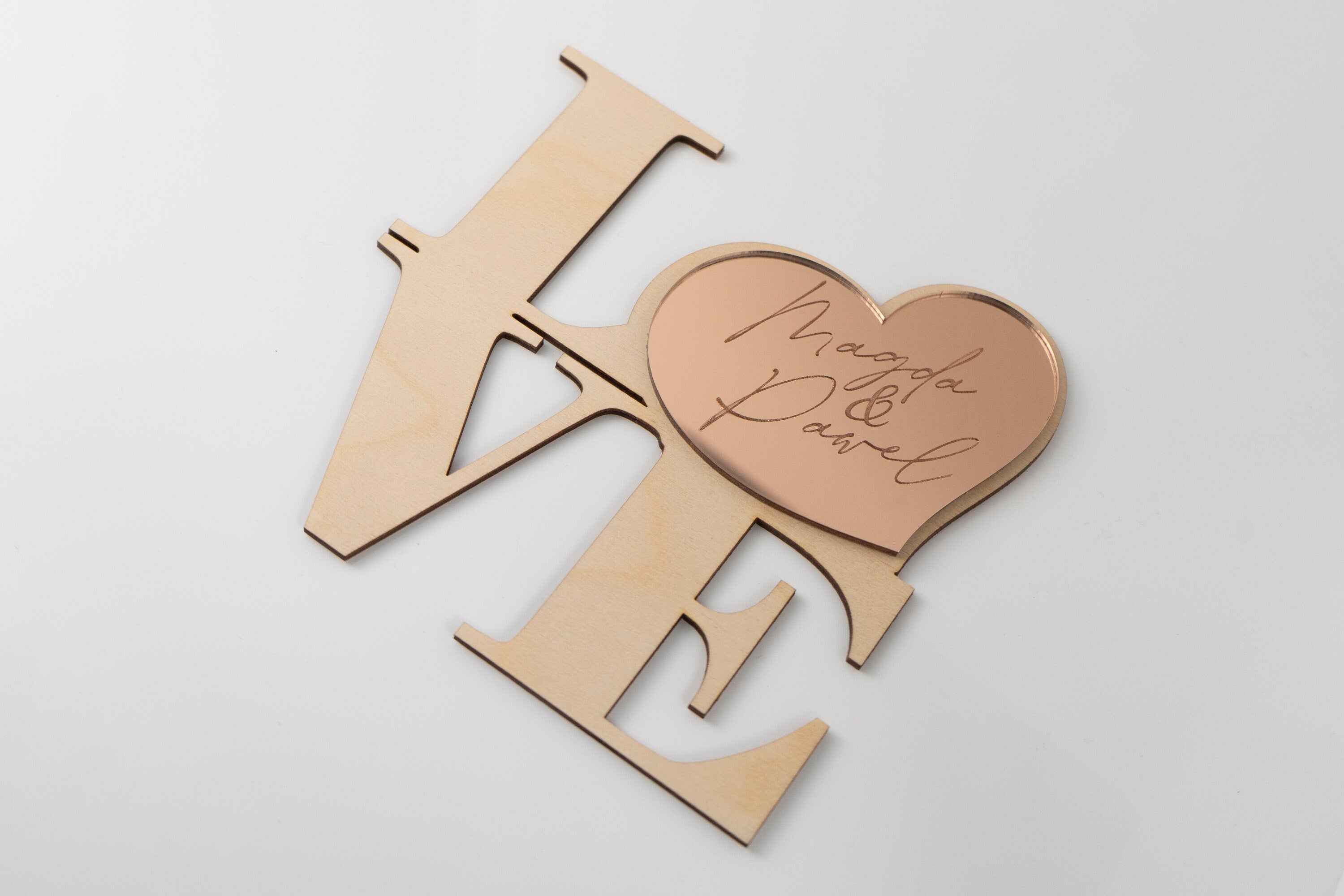 Personalisierter Schriftzug LOVE mit HERZ und zwei Wunschnamen | Valentinstag Geschenk Hochzeit Hochzeitsgeschenk kommode dekoration