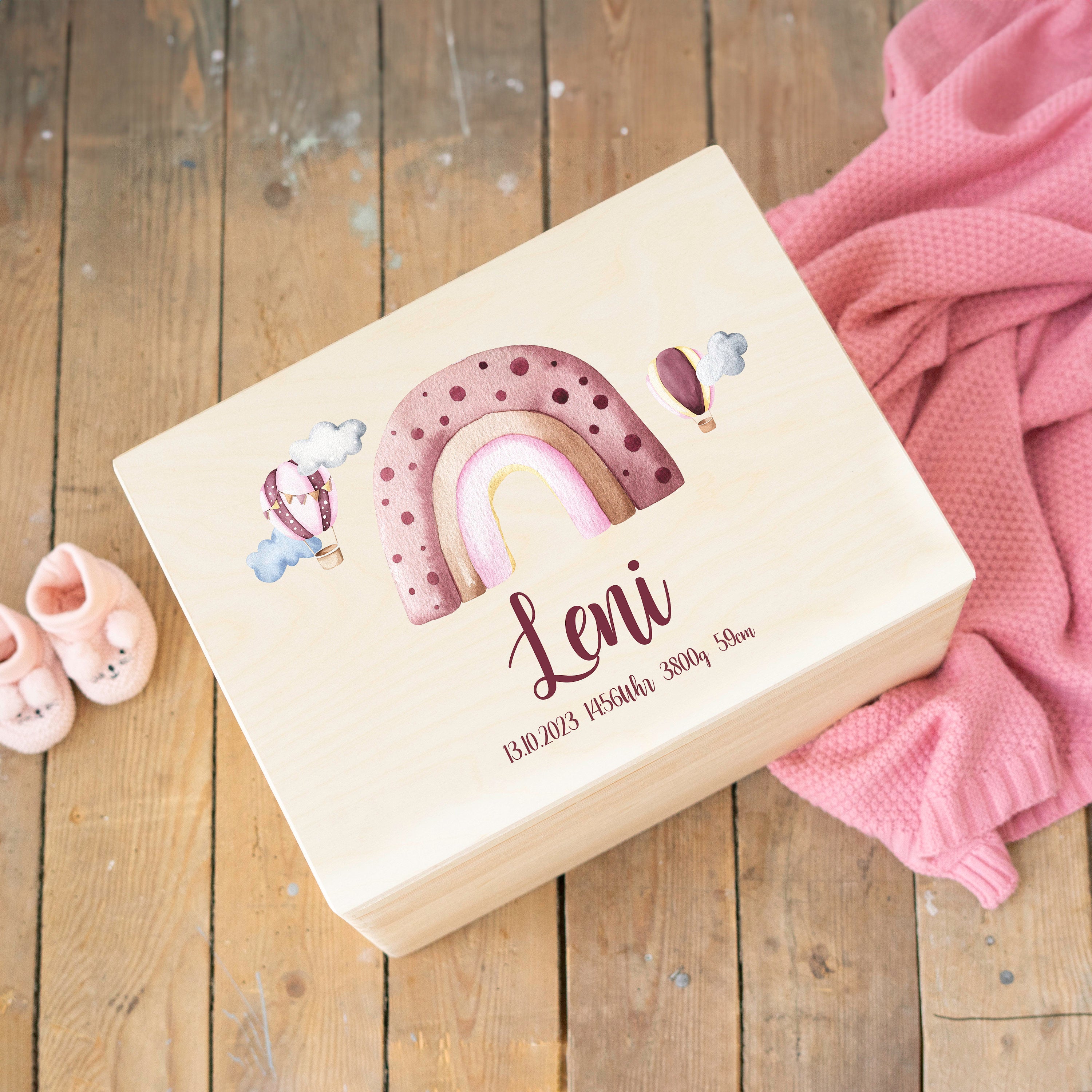 Personalisierte Erinnerungskiste mit Regenbogen - Taufgeschenk Geburtsgeschenk Weihnachtsgeschenk für Kinder Holzkiste Baby Geschenk